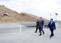 Prezident İlham Əliyev Şabran rayonunda 10,7 kilometrlik birinci mərhələsi istismara verilən Vəlvələçay-Taxtakörpü kanalı ilə tanış olmuşdur(FOTO)